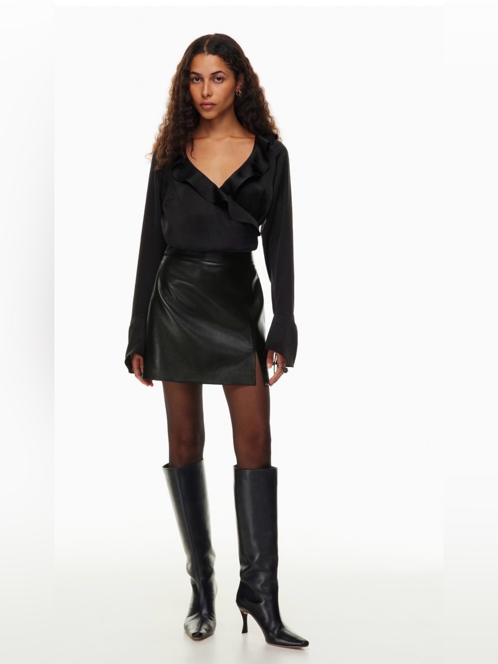 Aritzia patio faux leather skirt sexy soft versatile